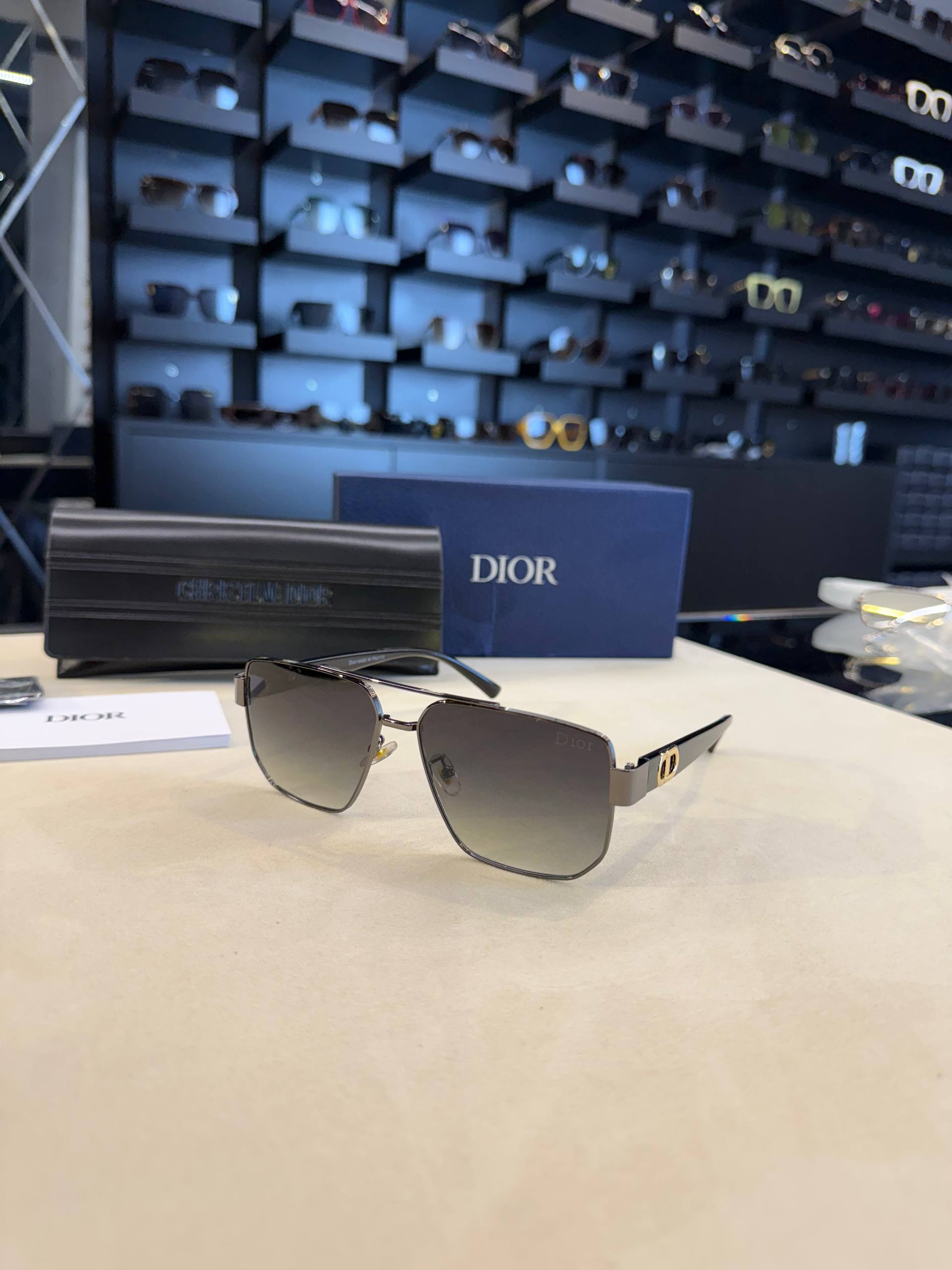 Dior - DR01