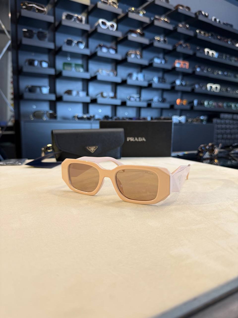 Prada - PD08
