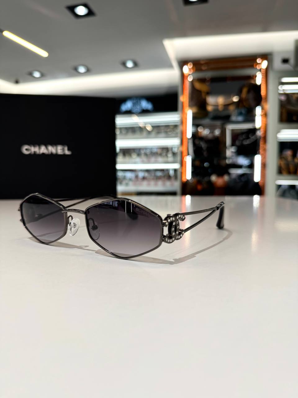 Chanel - C10