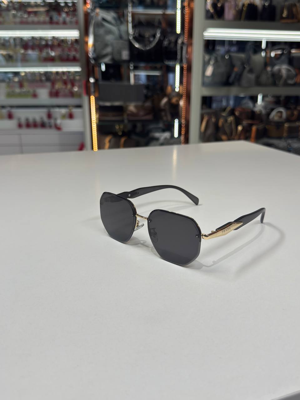 Prada - P03