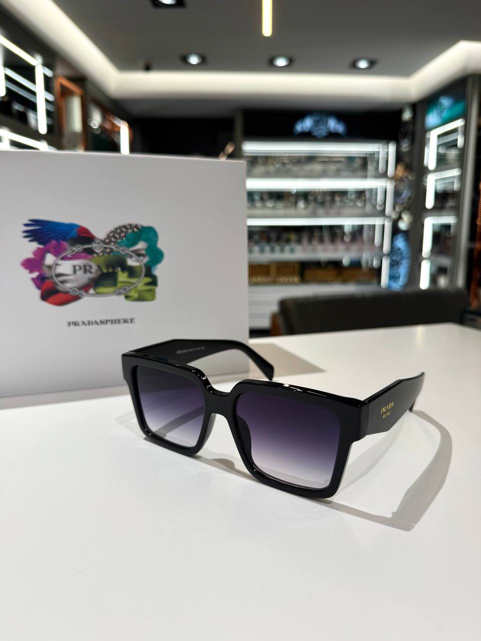 Prada - P86