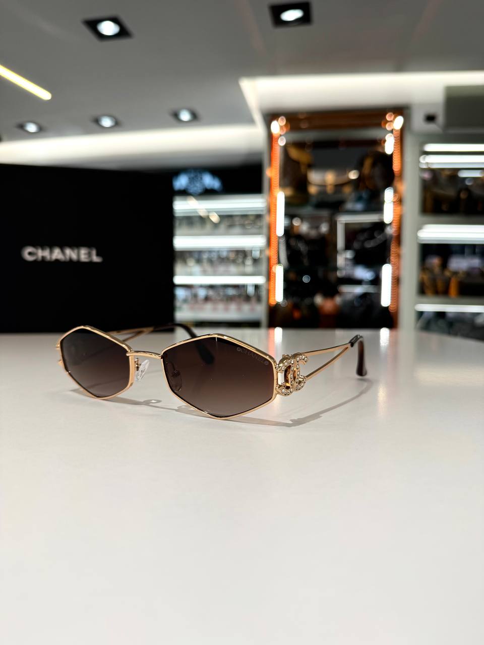 Chanel - C11