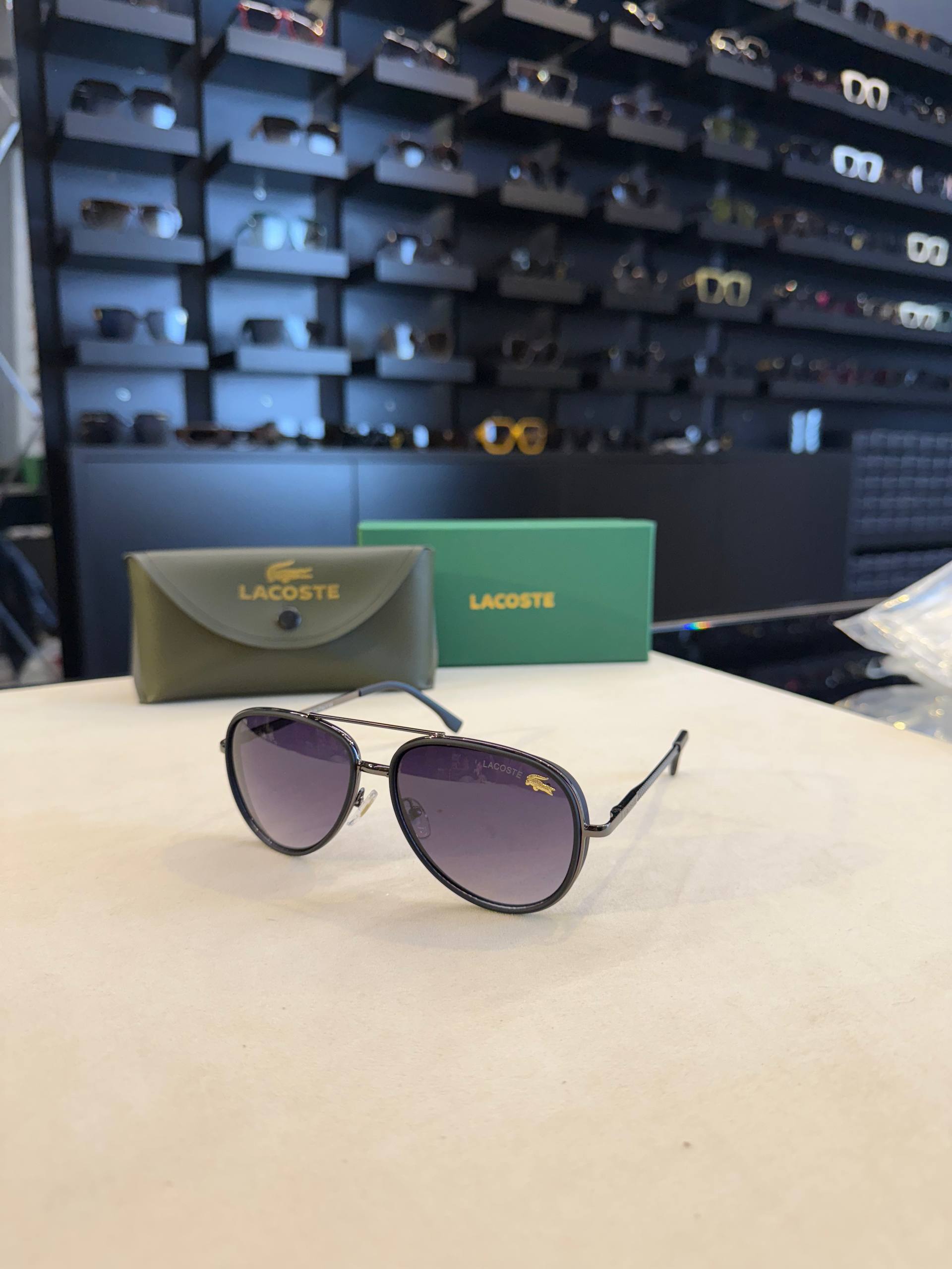 LACOSTE- 03