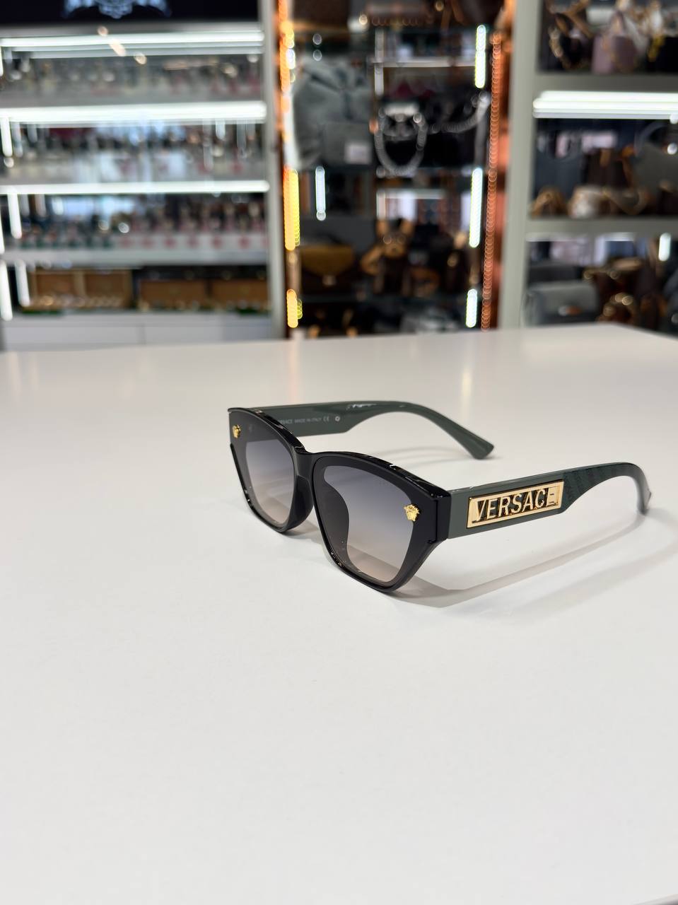 Versace - V32