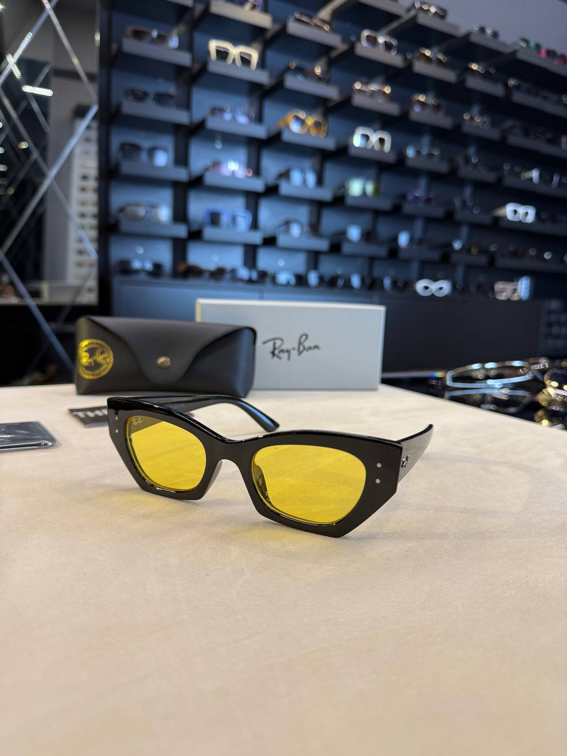 Ray Ban- RB06