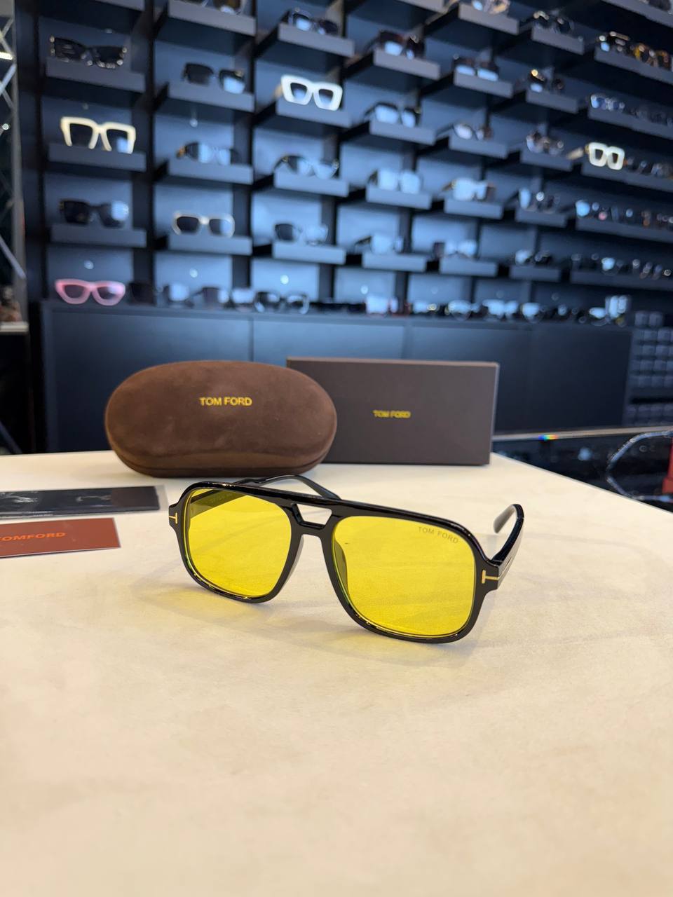 TOM FORD- TF02