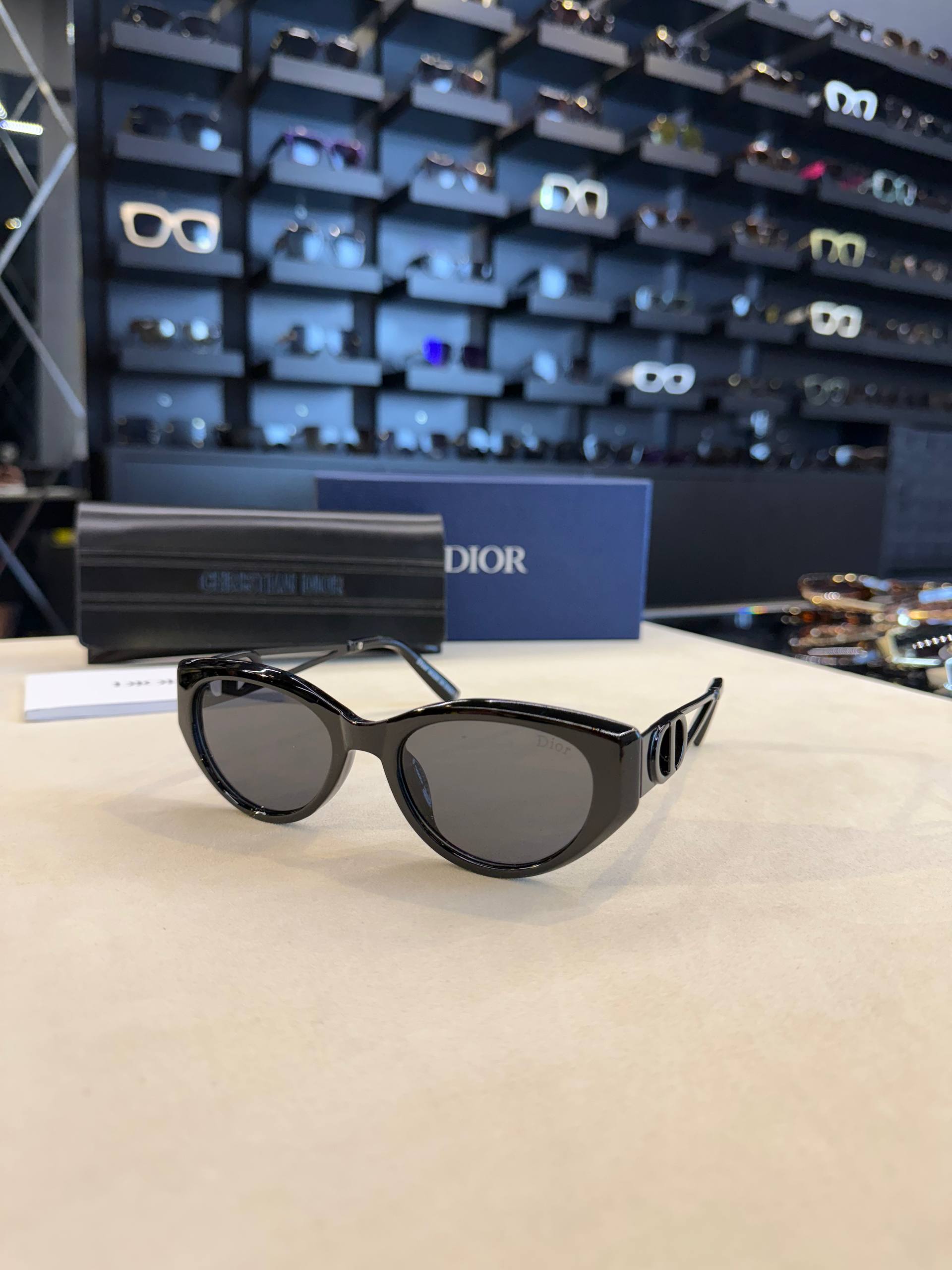 Dior - DR11