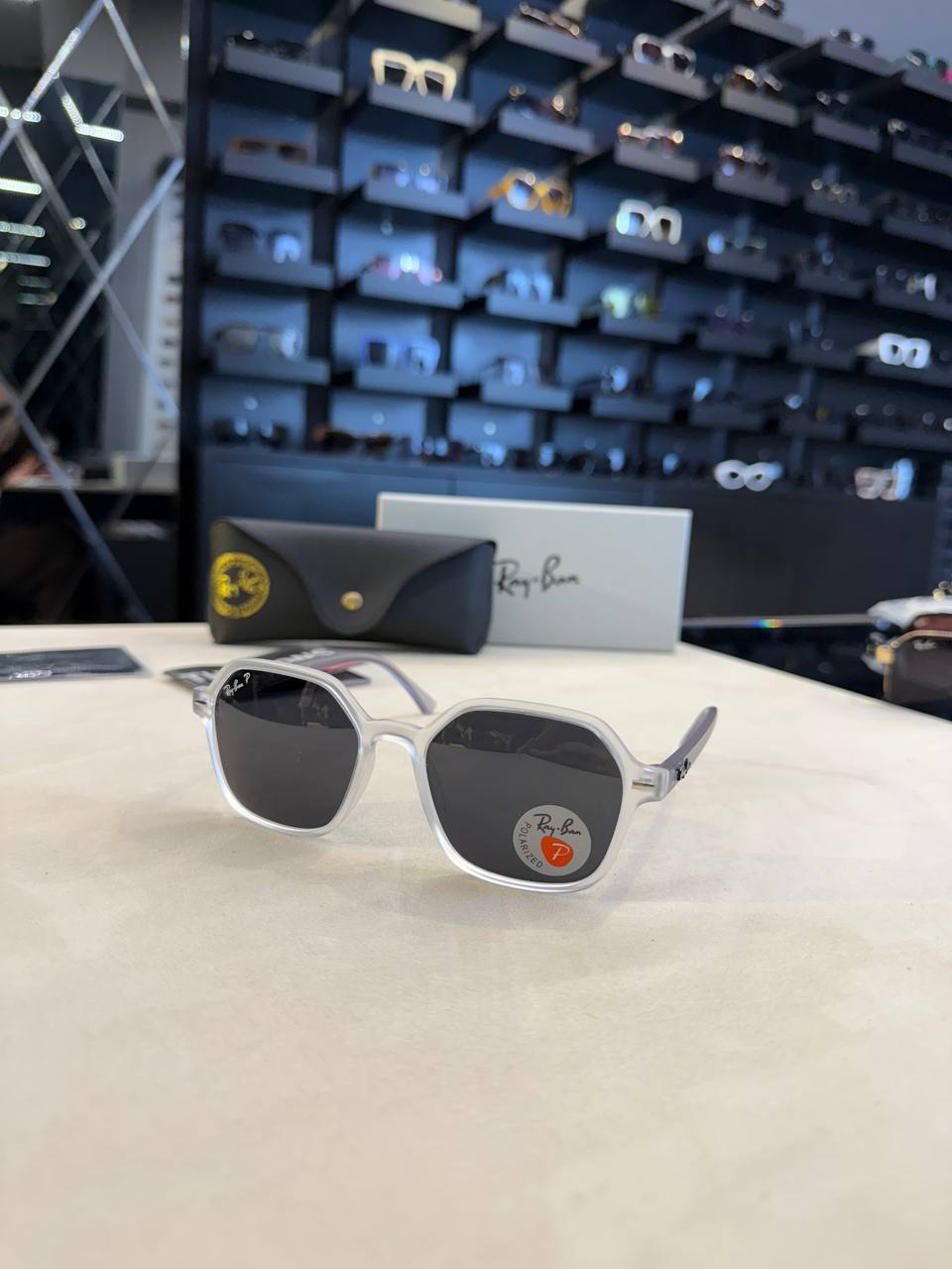 Ray Ban- RB09